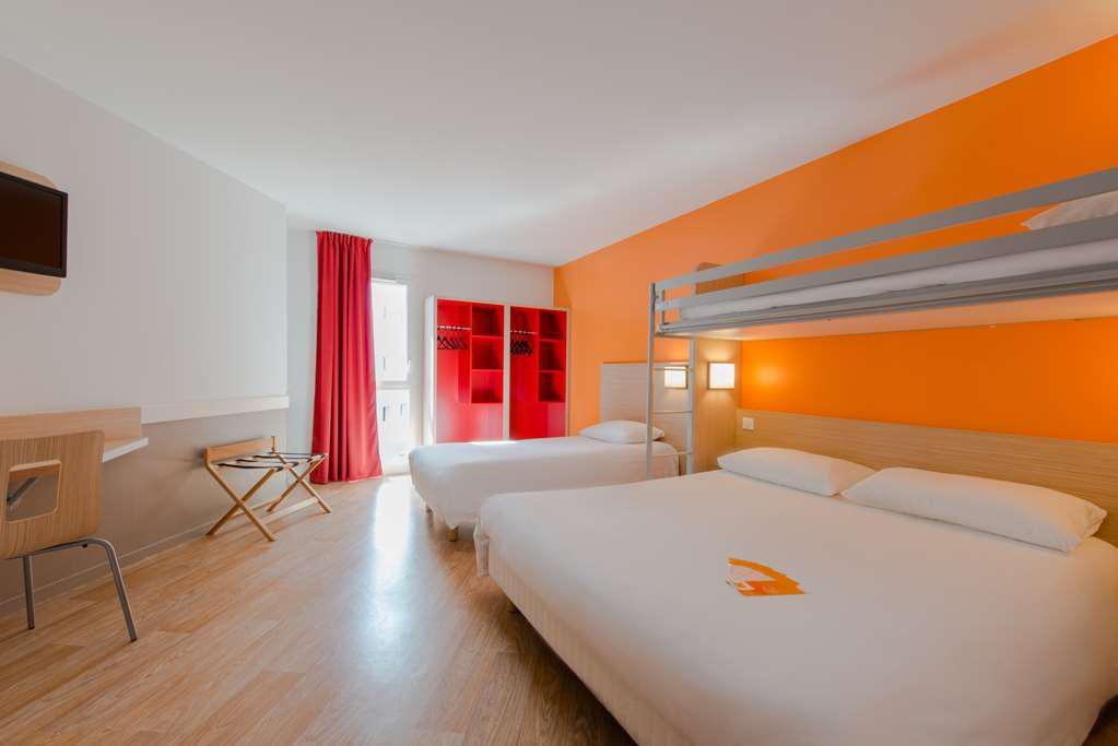 พรีเมียร์คลาส ลา รอแชล เล มีนิม Hotel ลาโรแชล ภายนอก รูปภาพ